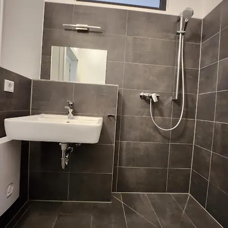 Monteurzimmer 5 *